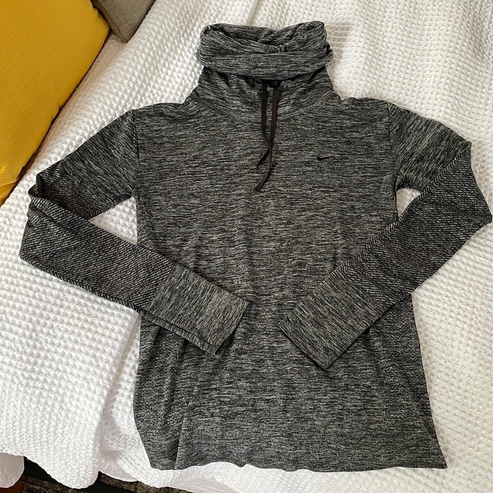 Cowl neck Nike dry-fit running pullover sweater